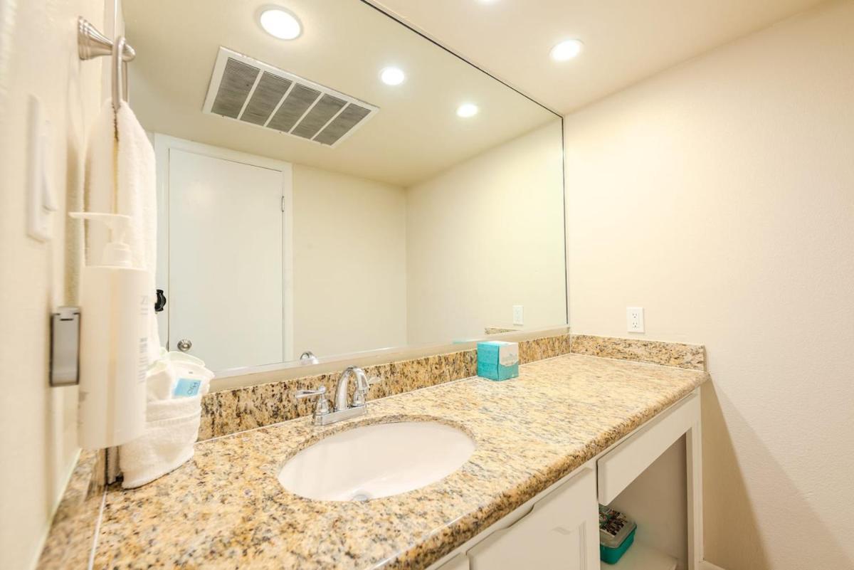 Tropical Retreat Coastal 1Br Getaway With Balcony 212 Apartment South Padre Island Exterior photo